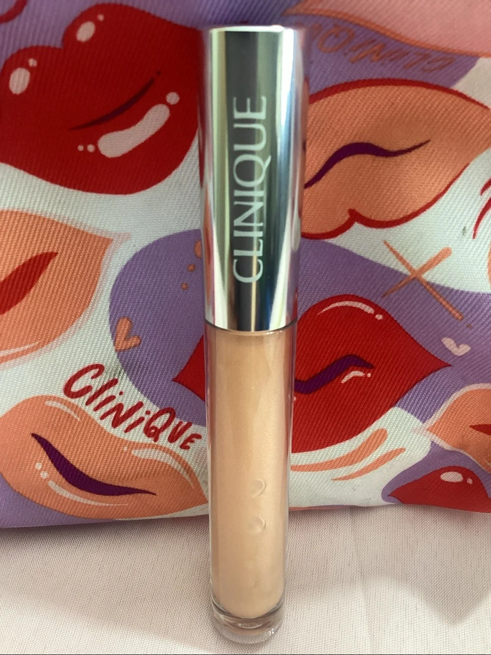Clinique Peach Cream Lip Gloss – Lightweight Sheer Shine